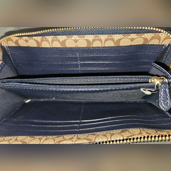 Coach Wallet - Picture 2 of 2